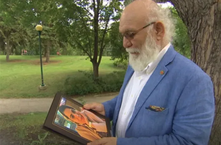 معرفی کوروش دوست‌شناس، سخنگوی جدید انجمن خانواده‌های جانباختگان هواپیمای PS752